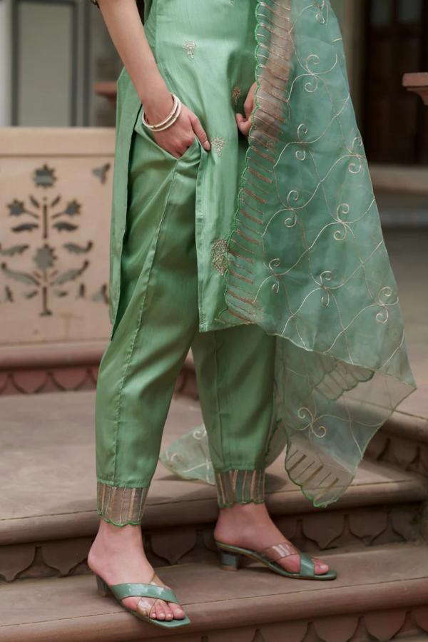 VP 9500 P Women Kurta and Trousers Pant Set Silk Blend